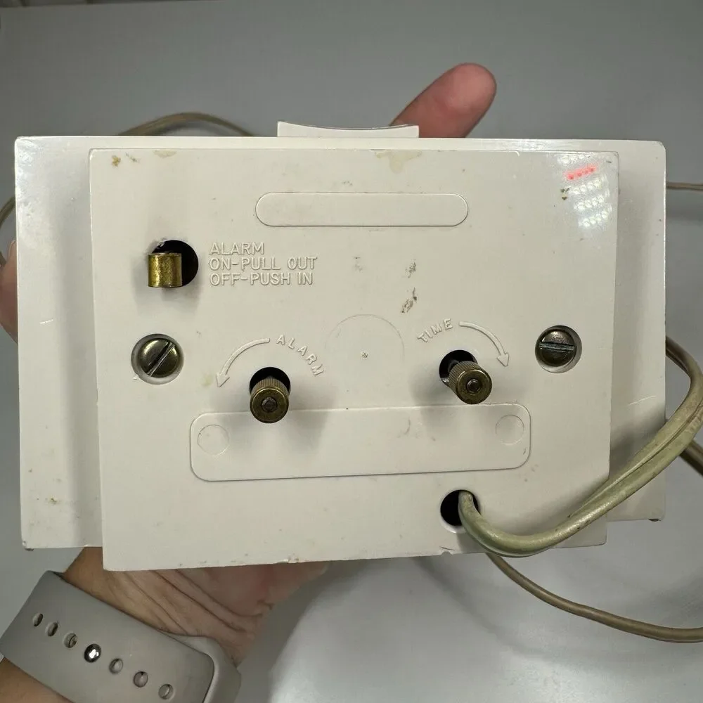 Vintage MCM General Electric (GE) Model 7331-2 Snooz-Alarm Clock - Tested Works